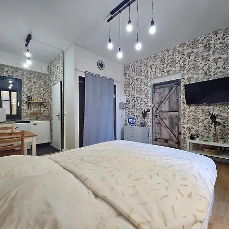 Hypercentre 2 Etoiles