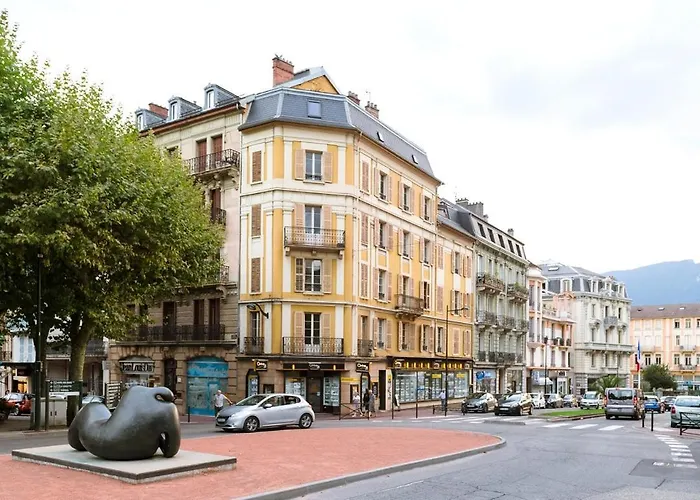 Hypercentre 2 Etoiles Apartman *